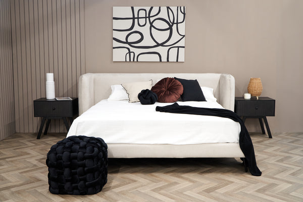 Cama Queen Size con Cabecera y Base Beige en Tela Premium. Rellena de Hule Espuma y Estructura de Madera Maciza